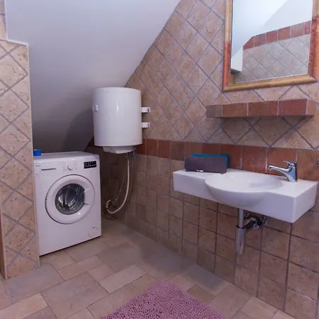 Ema Apartman *